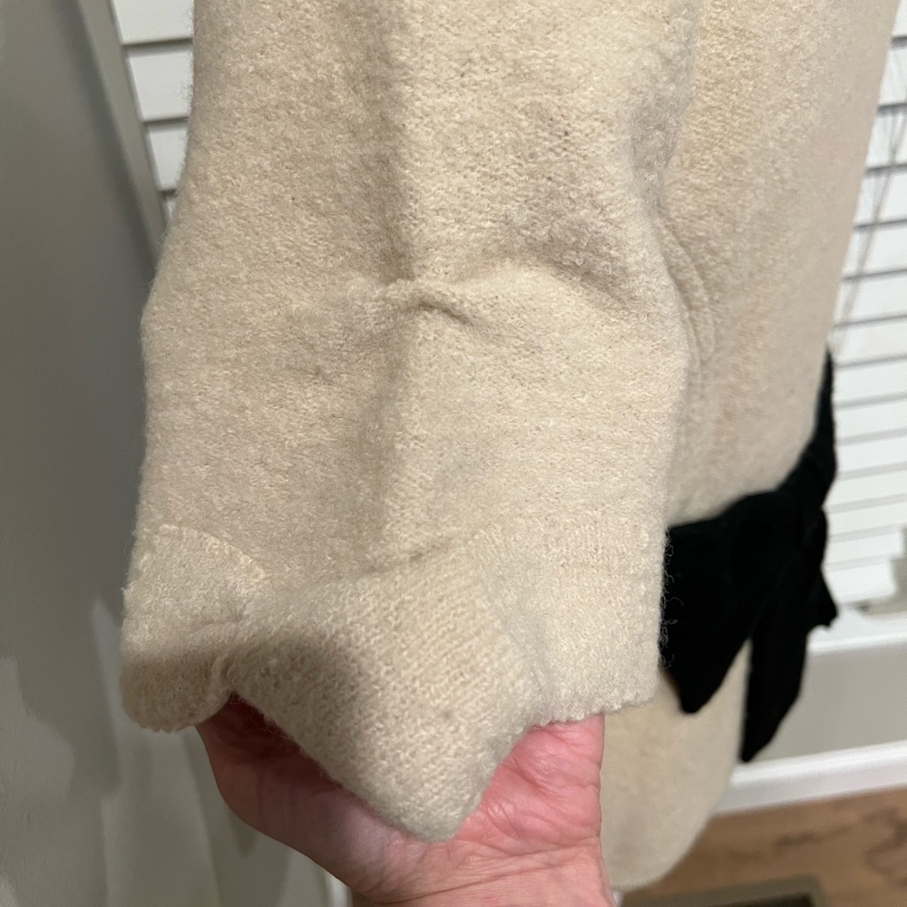Anthropologie Archival Collection cream ivory flowers black bow peplum sweater L - Picture 7 of 10